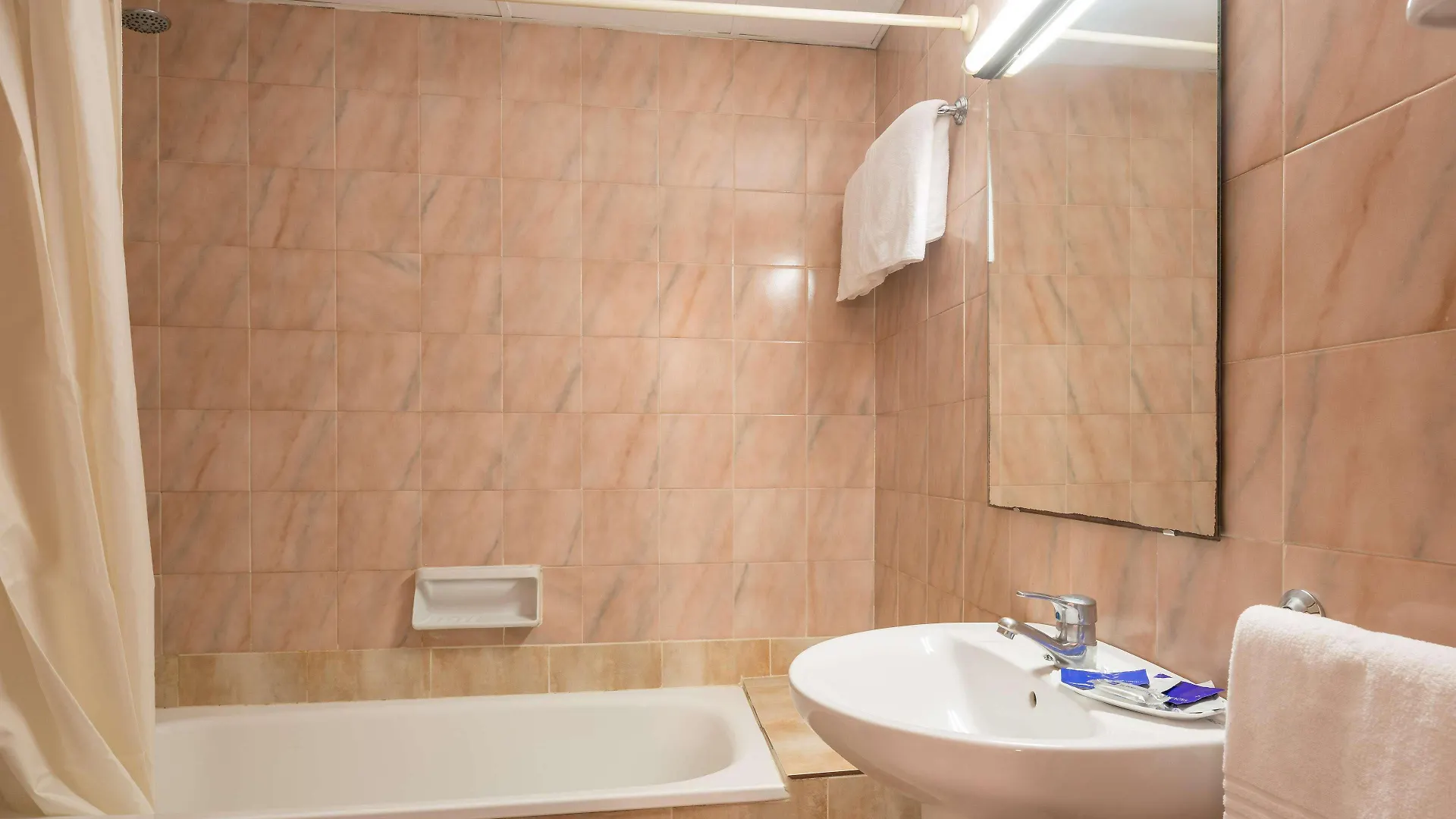 *** Hotel Htop Alexis #Htopenjoy Lloret de Mar Španělsko